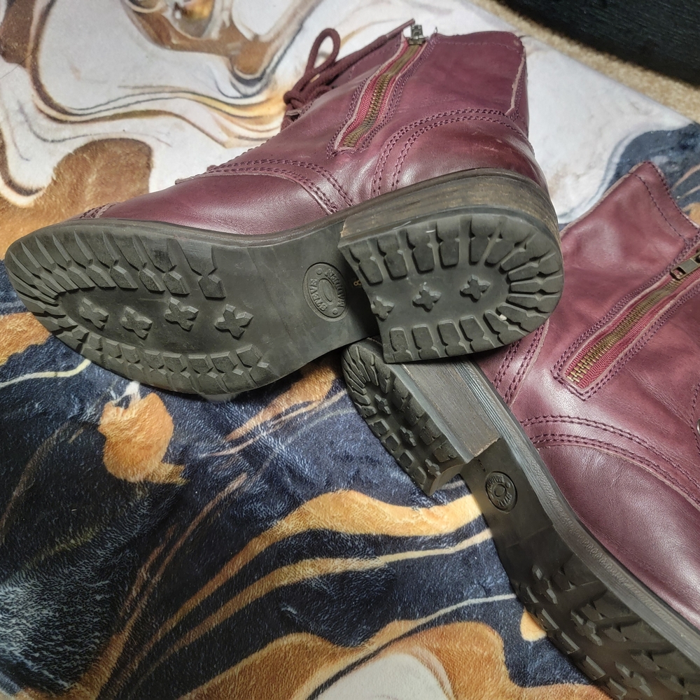 Steve Madden Maroon Lace-Up Boots - Picture 4 of 4